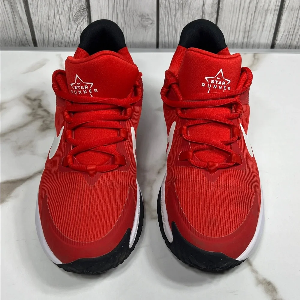 Nike red/white Star Runner shoes size 6Y